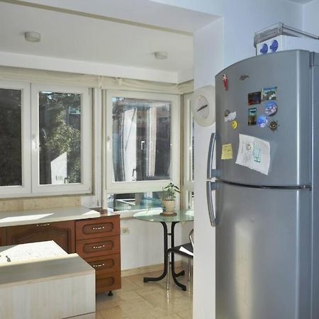 Chic City Retreat - Stylish Apartment In Bllok, Tirana Exteriér fotografie